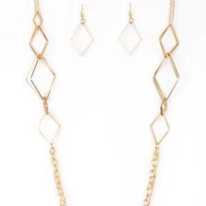 3 $10 items for $20 NWT Fashion Fave Rose Gold Necklace Earring Set